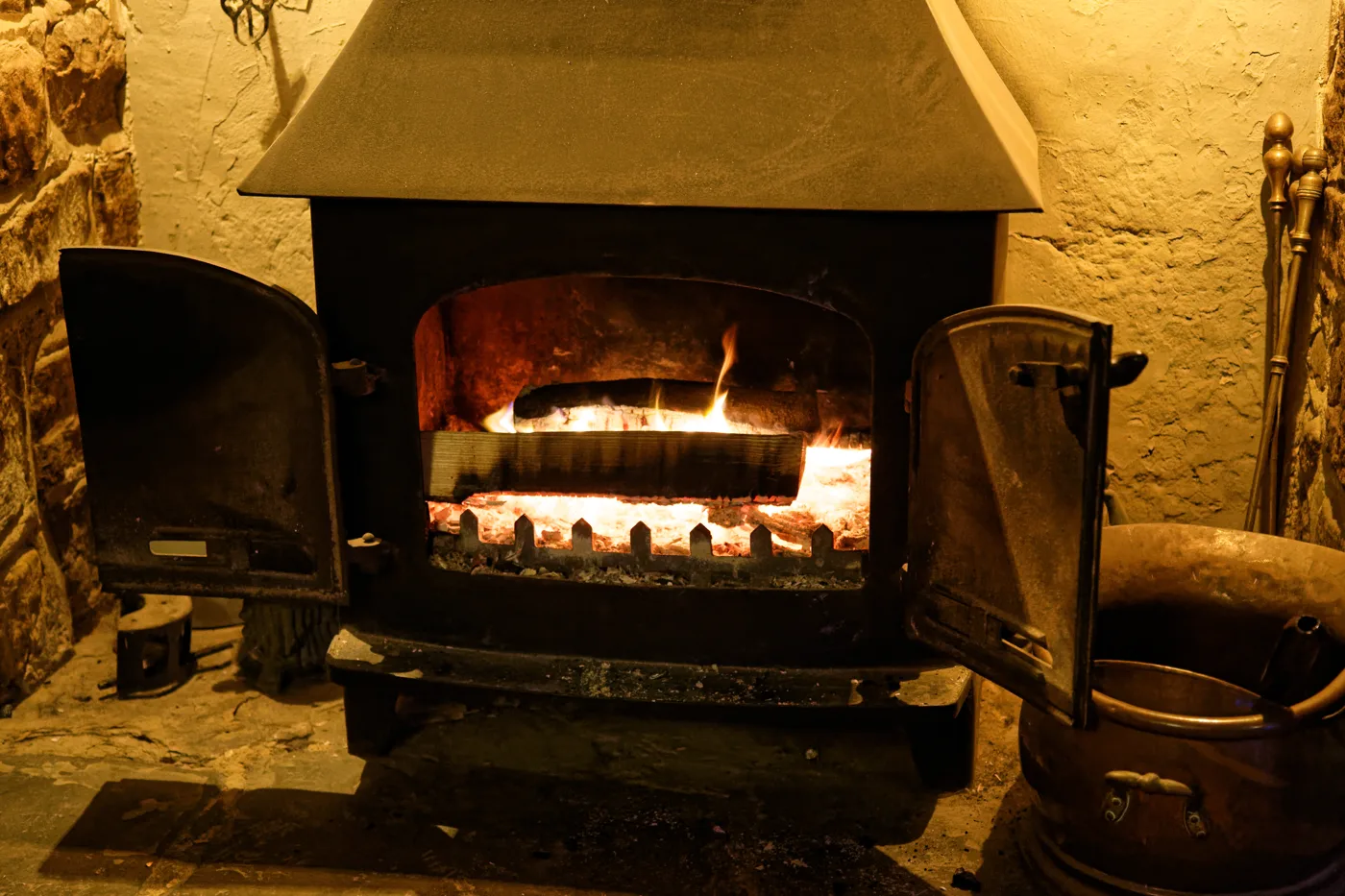 Gas vs Electric Lighter for a Wood Burner: Which Wins?